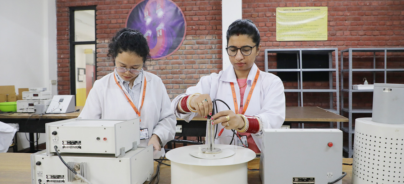 Physics Lab LPU