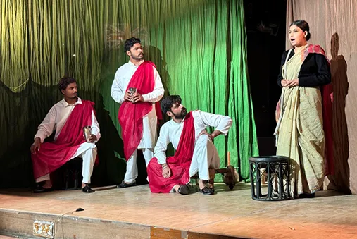 Theatre student Yuvnish's performance in Play ‘Gunahgar’ LPU
